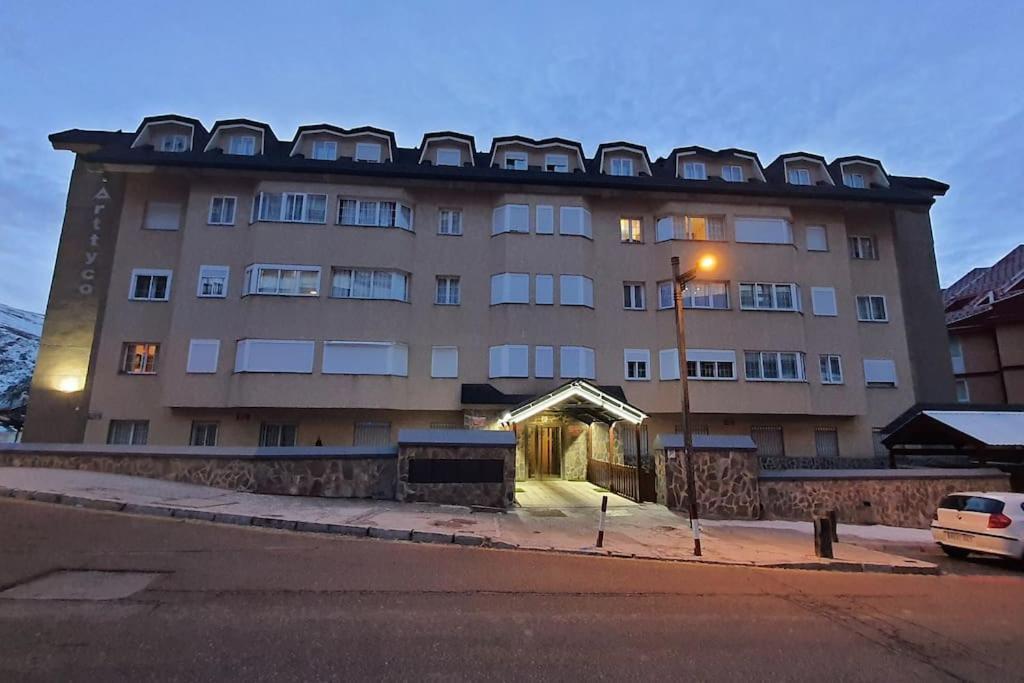 Acogedor Apartamento En Sierra Nevada Con Piscina Acceso Directo A Silla Eksteriør billede